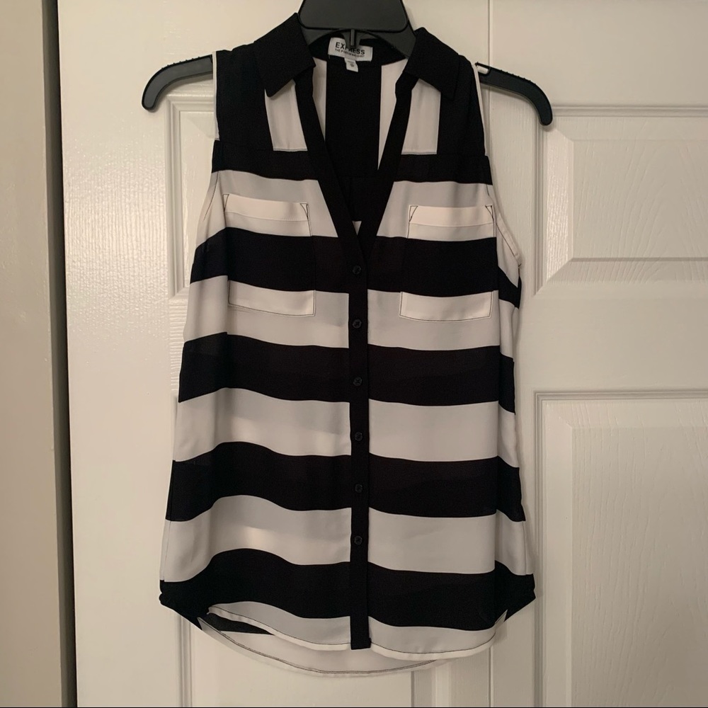 Like New! EXPRESS Sleeveless Black & White Stripe Top